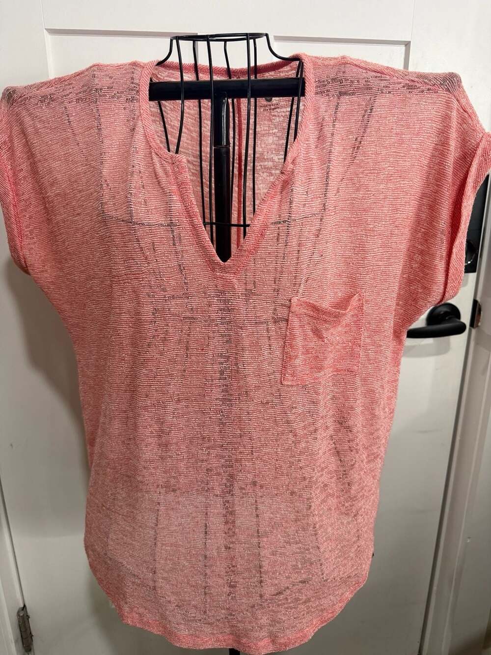 Kate & Sam Coral V-Neck Short Sleeve Pocket Top Size Medium - Picture 4 of 7